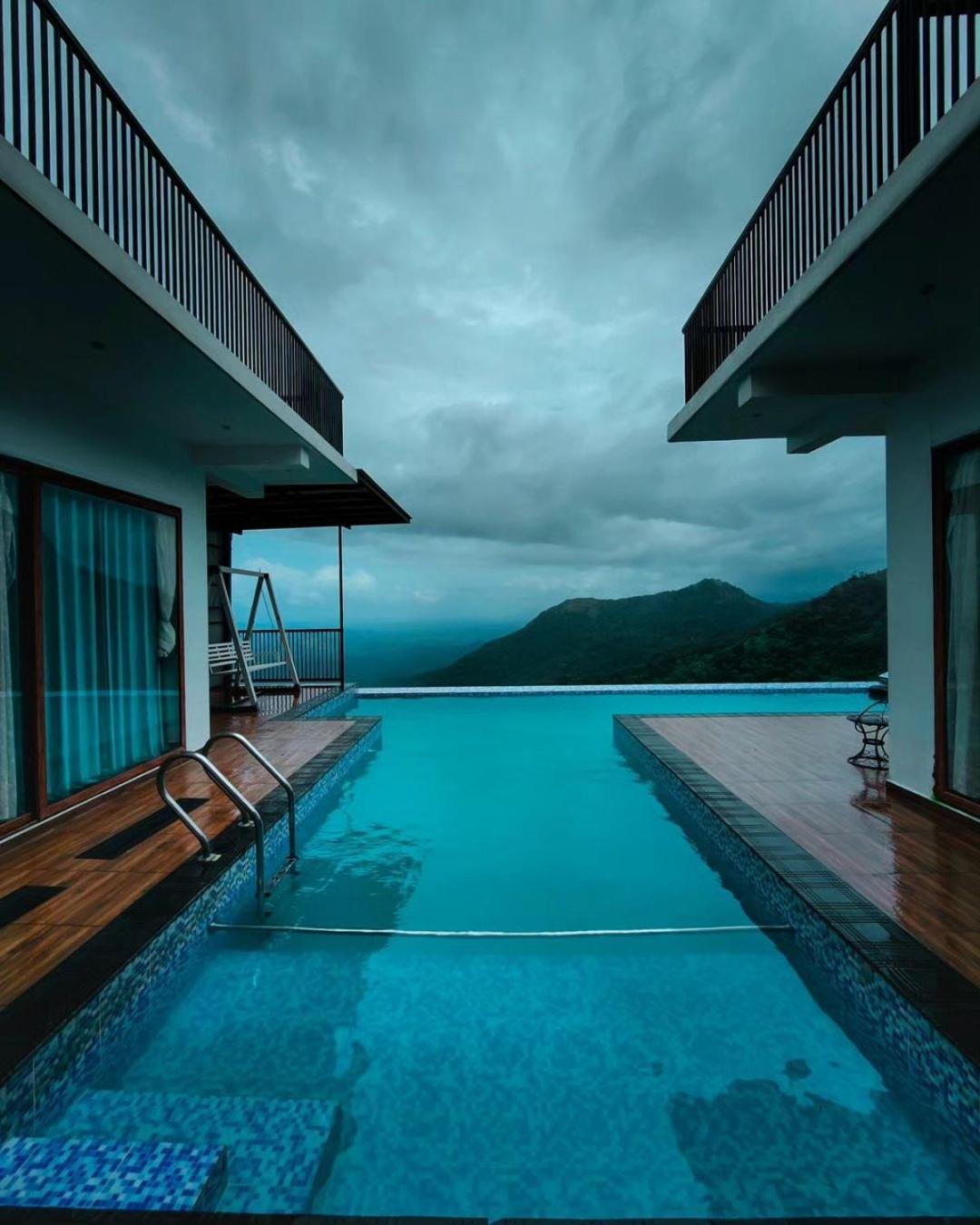 Villa Durrah Hillview Kakkadampoyil Esterno foto